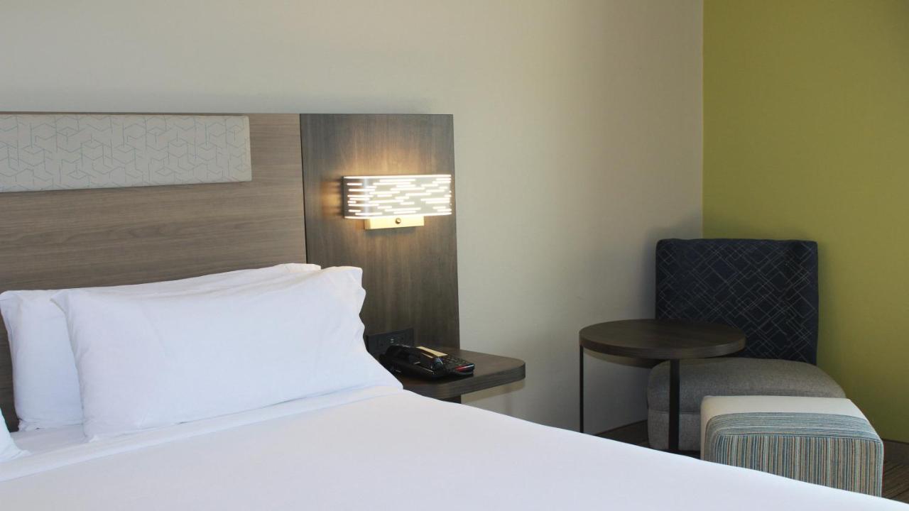 Holiday Inn Express & Suites Wilson-Downtown By Ihg Eksteriør billede